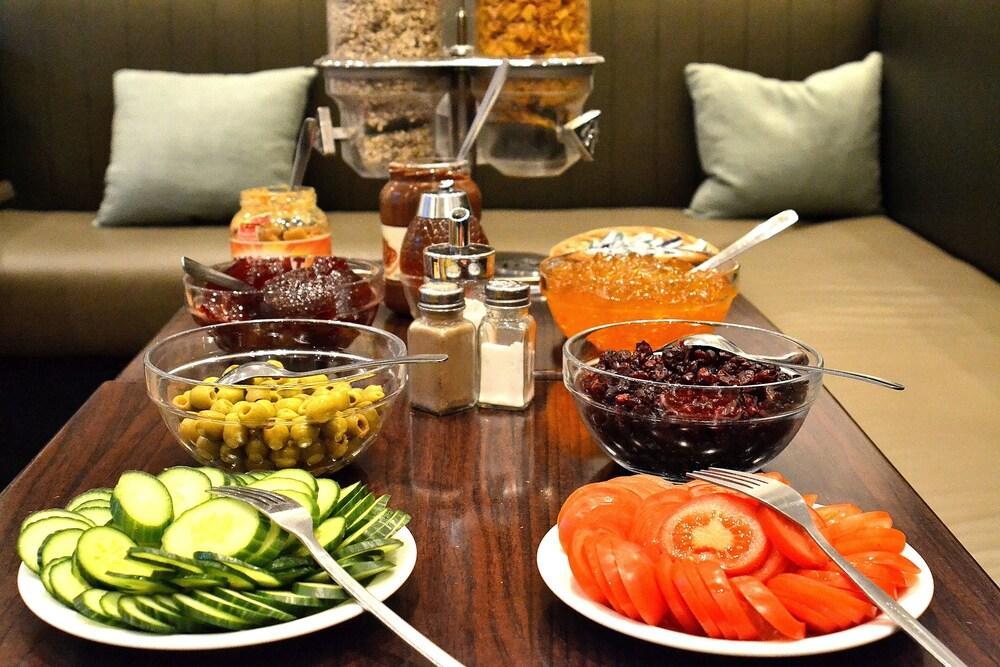 Lih Hotel London Bagian luar foto