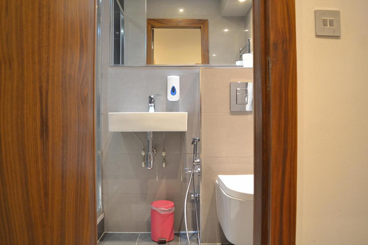 Lih Hotel London Bagian luar foto